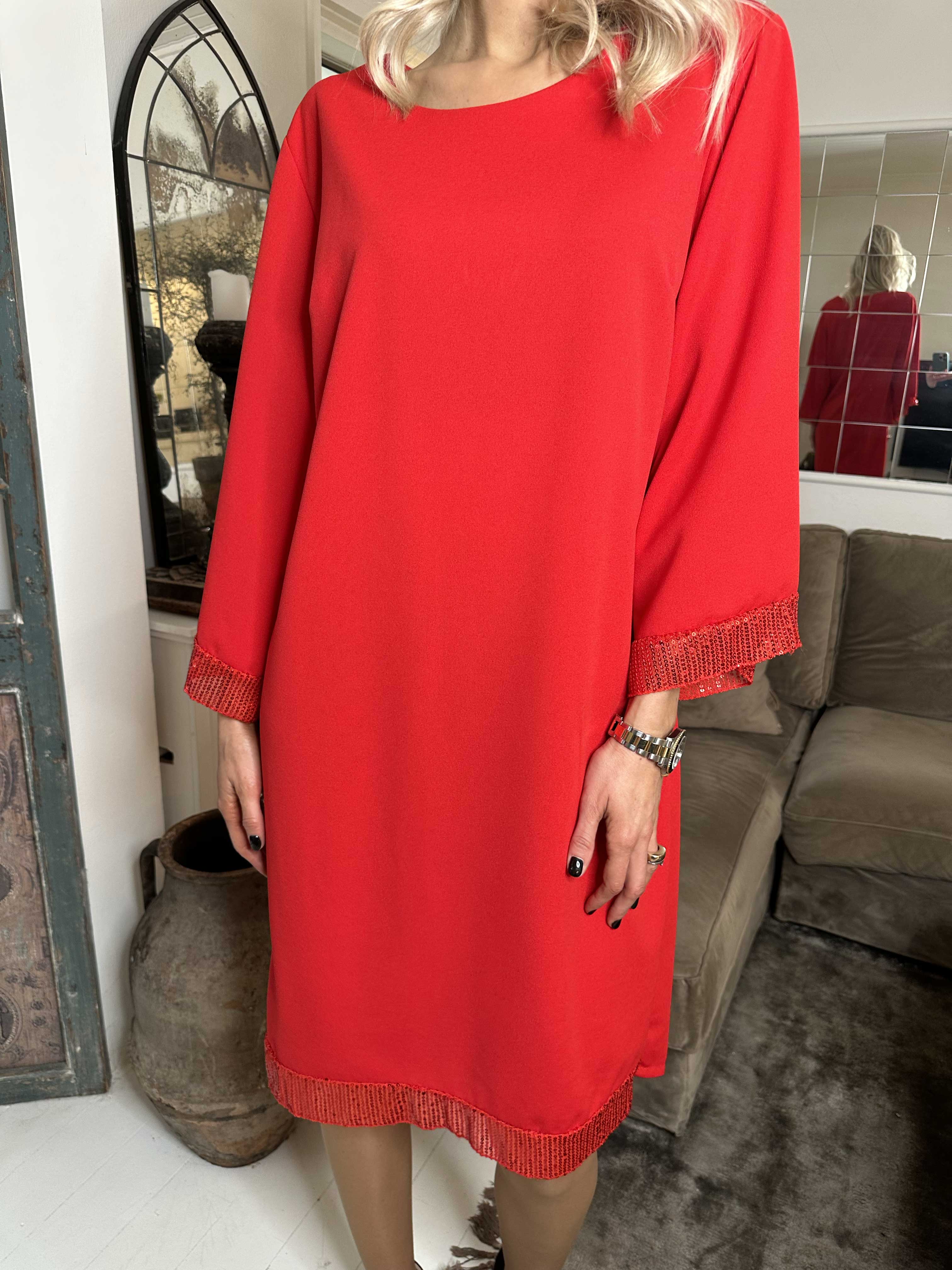 Lanza - Fin kjole detaljeret med paillet kanter